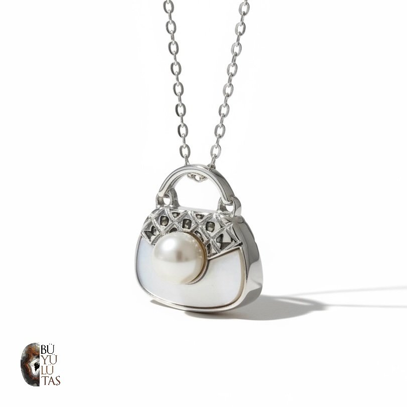 Tasarım Zarif Sedef ve İnci Detaylı Çanta Modeli Kolye