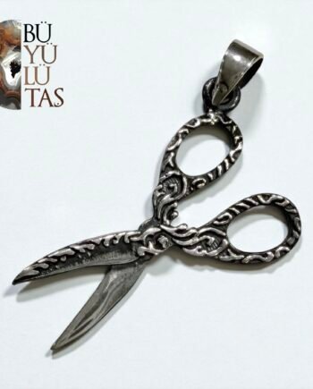 Otantik İşlemeli Gümüş Makas Kolye – El Yapımı Tasarım
