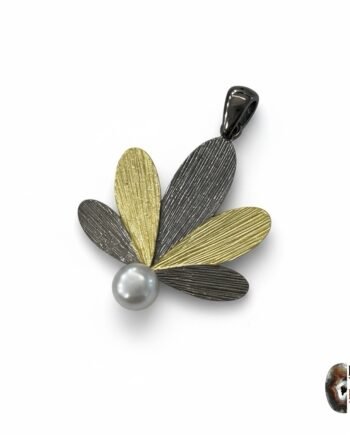 Altın Kaplama & Oksitli Gümüş Yaprak Formlu İnci Detaylı Tasarım Kolye Ucu – 925 Ayar Gümüş