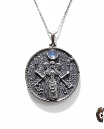 Antik Hekate Medalyon Kolye – Ay Taşlı Koruyucu Sembol