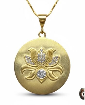 Lotus Çiçeği Motifli Altın Kaplama Gümüş Madalyon Kolye